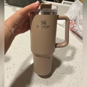 Nude/Tan Stanley 40oz